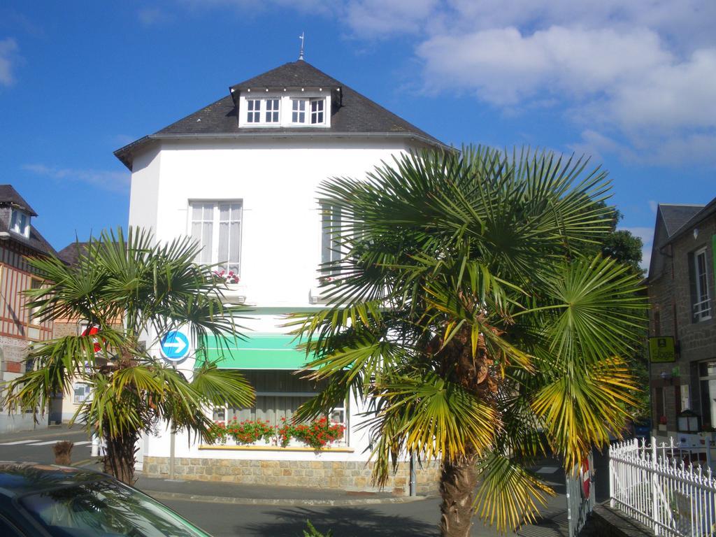 A L'Abri Des Vents Bed & Breakfast Saint-Jean-le-Thomas Exterior photo